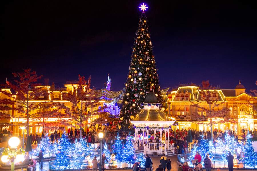 Mickey fête ses 90 ans à Disneyland Paris Femme Actuelle