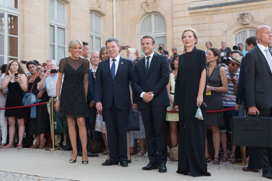 Photos Brigitte Macron Ose La Transparence En Robe Courte Pois