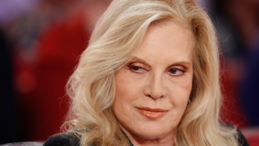 Photos La Fille De Sylvie Vartan Darina Scotti En Bikini Sur