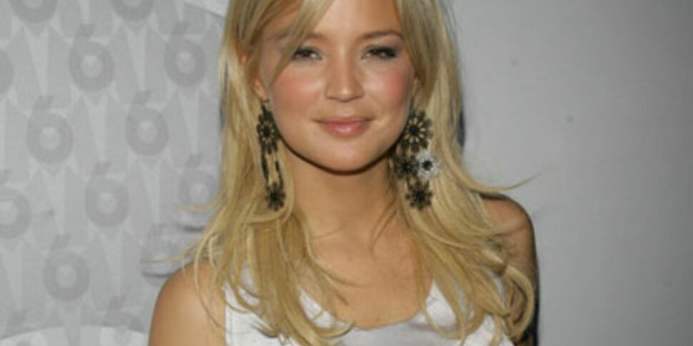 Virginie Efira La Blonde Pulpeuse Surveille Ses Courbes Femme
