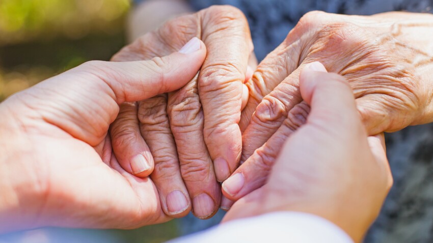 Alzheimer Les Signes Qui Doivent Vous Alerter Femme Actuelle Le Mag