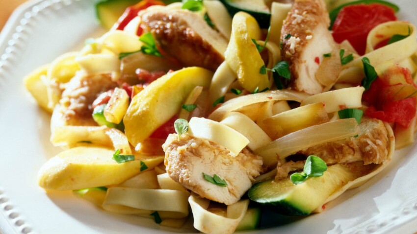 Tagliatelles Au Poulet Et Aux L Gumes Rapide D Couvrez Les Recettes