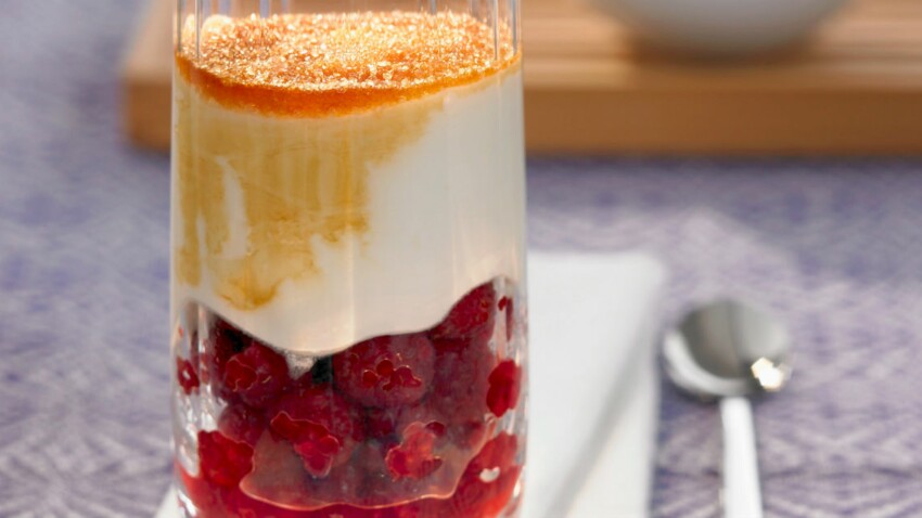 Verrine De Framboise Au Yaourt Cr Meux Rapide D Couvrez Les Recettes