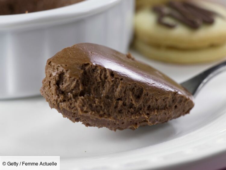 Mousse Au Chocolat Lait Et Noir Rapide D Couvrez Les Recettes De Cuisine De Femme Actuelle Le Mag