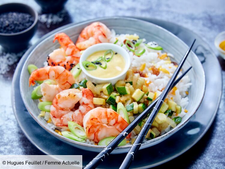 Poke Bowl De Crevettes Courgettes Et Riz Aux Raisins Rapide