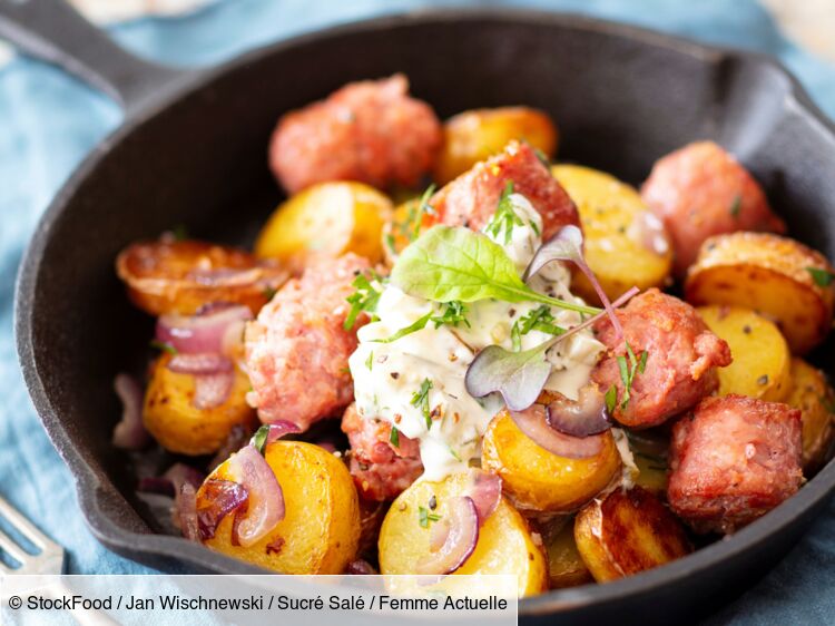 Poêlée de pommes de terre et saucisse fumée fromage blanc à l