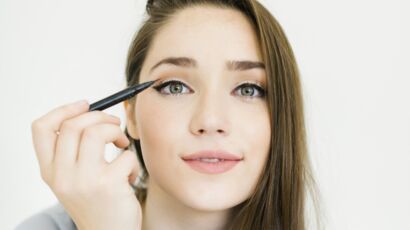 Comment R Ussir Parfaitement Son Trait D Eyeliner Femme Actuelle Le Mag