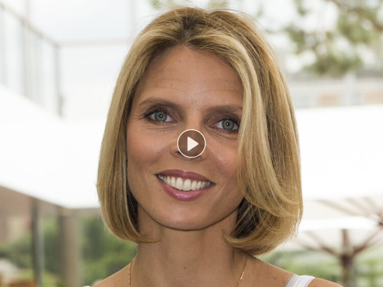 Photo Sylvie Tellier saffiche en bikini elle crée le buzz sur les réseaux sociaux Femme