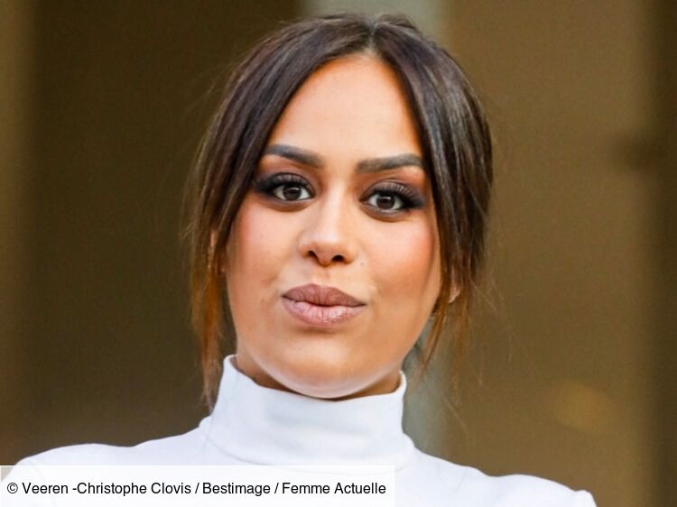 Amel Bent à couper le souffle décolleté glamour et brushing lisse