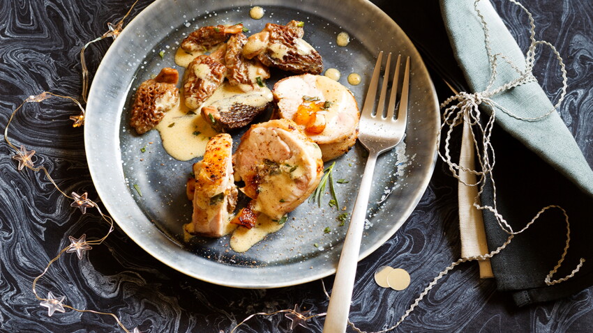 Roulade de poulet farcie aux morilles et dès de céleri confits