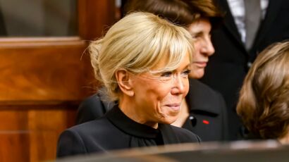 Photo de Brigitte Macron couverte de bleus le cabinet de la Première