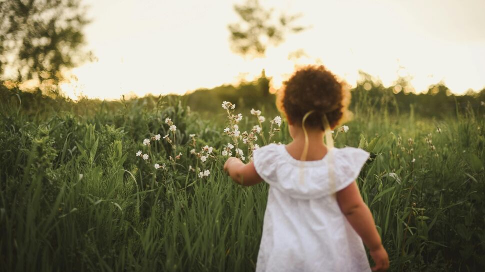 15 idées de jolis prénoms inspirés de fleurs pour une petite fille