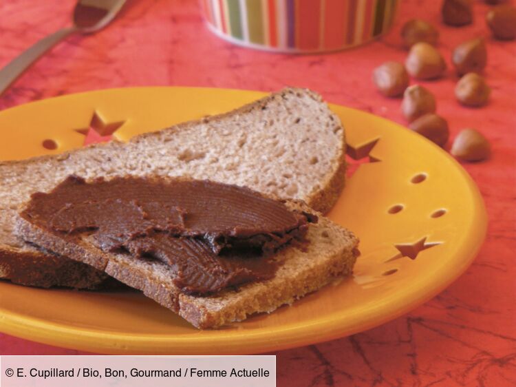 Carrés gourmands chocolat-noisettes rapide : découvrez les recettes de  cuisine de Femme Actuelle Le MAG