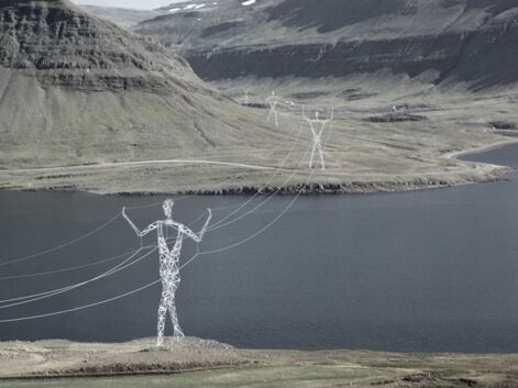 Incroyable : des pylônes électriques géants à forme humaine en projet en Islande