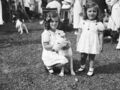 Jacqueline Bouvier à l'âge de 6 ans et sa soeur Caroline Lee Bouvier en 1935.