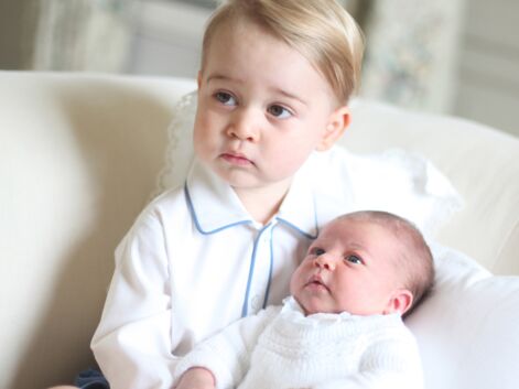 Les premières photos de la princesse Charlotte avec le prince George