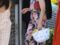 Elizabeth Banks à la baby shower d'Eva Longoria