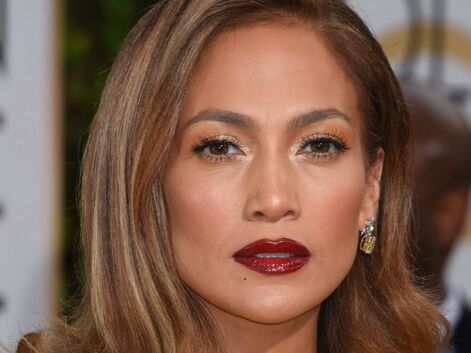 Jennifer Lopez :  ses 10 façons d'adopter le blond méché