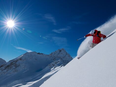 Skier en Vallée d'Aoste sur les pentes du massif du Mont-Blanc