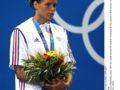Aux Jeux Olympiques d'Athènes, lors de la remise de sa médaille d'argent pour le 800 mètres nage libre, en 2004.