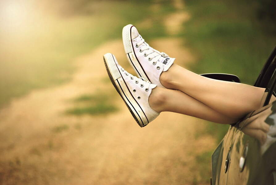Remède au citron : une huile de massage spécial jambes lourdes