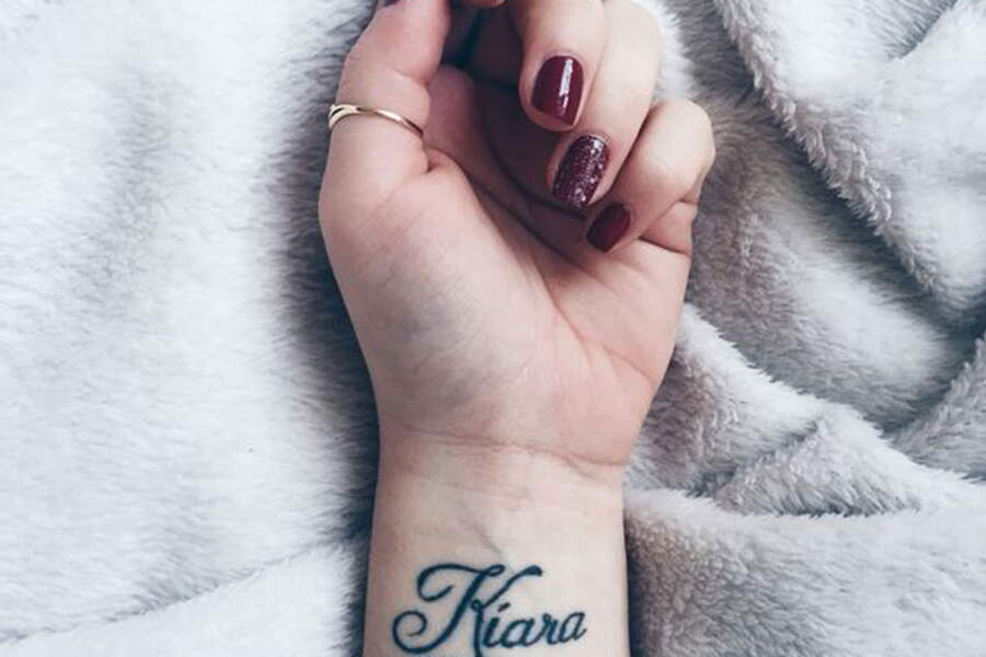 10 idées de tatouages prénom Femme Actuelle