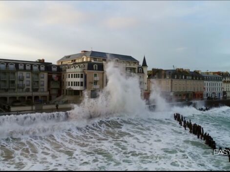 Les images spectaculaires des vagues qui ont fouetté l'ouest de la France