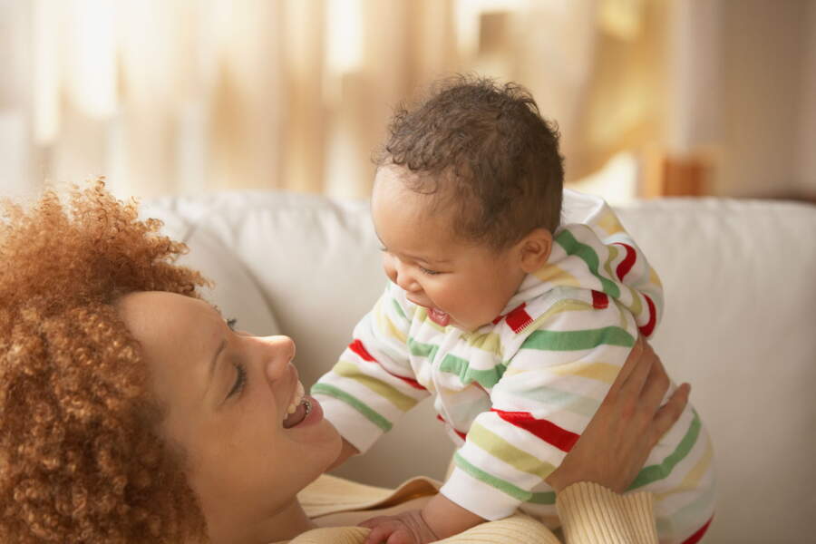 eveil bebe naissance