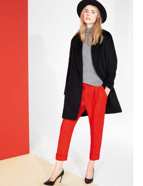pantalon rouge chaussure marron