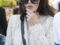 Isabelle Adjani en lunettes de soleil : look bling-bling