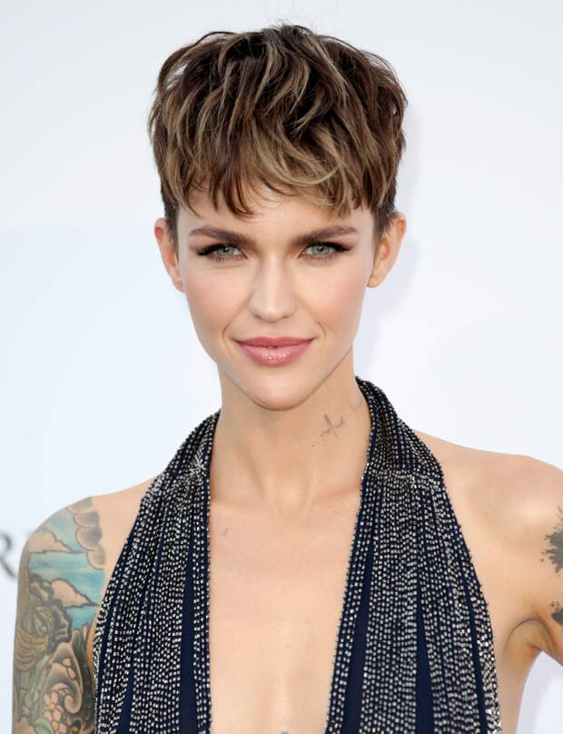 20 coiffures faciles pour cheveux courts  Femme Actuelle