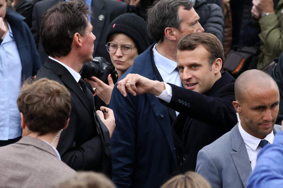 Brigitte Macron Son Tr s Sexy Garde Du Corps Fait Sensation Femme 