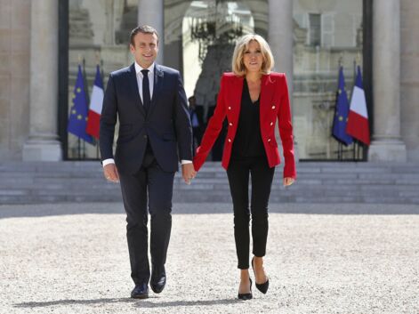 Photos - Brigitte Macron fait mouche avec sa veste militaire rouge de couturier