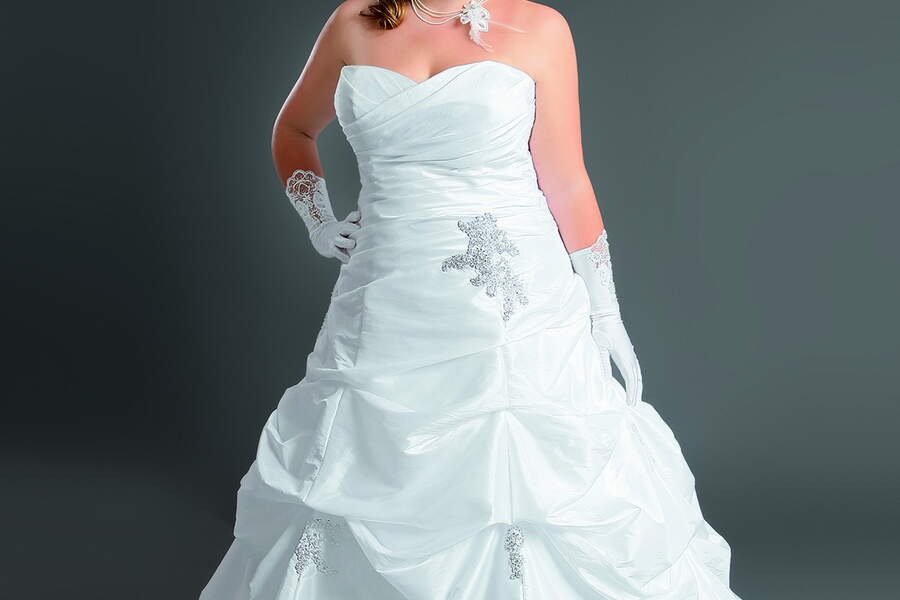 Mariage 2021 : les plus belles robes de mariée grande taille - Femme
