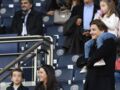 Jean Sarkozy s’éclate au parc des princes avec sa femme Jessica et ses enfants