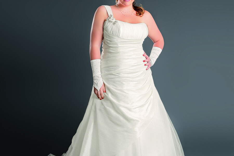 Je suis ronde : quelle robe de mariée pour moi ? - Femme Actuelle