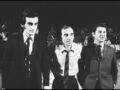 Dick Rivers et Charles Aznavour à l'enregistrement d'une émission de télévision dans les années 60.