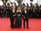Cannes : Marion Cotillard, 43 ans, en jupe longue le soir