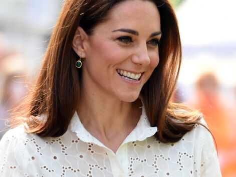 Kate Middleton en jupe-culotte et baskets blanches, elle change radicalement de look (canon et ultra-moderne)