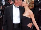 Thierry Ardisson et Audrey Crespo-Mara s'embrassent sur le tapis rouge du Festival de Cannes (2012)