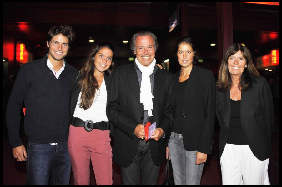 Qui Est Laurent Lafitte Fils De Michel Leeb Photos : qui sont les enfants de Michel Leeb ? - Femme Actuelle