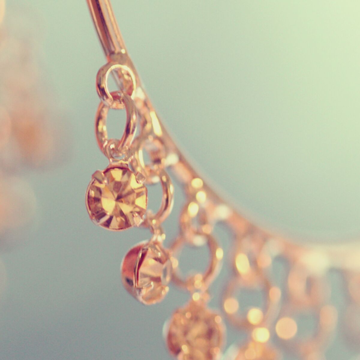 11 astuces redoutables pour nettoyer des bijoux en or