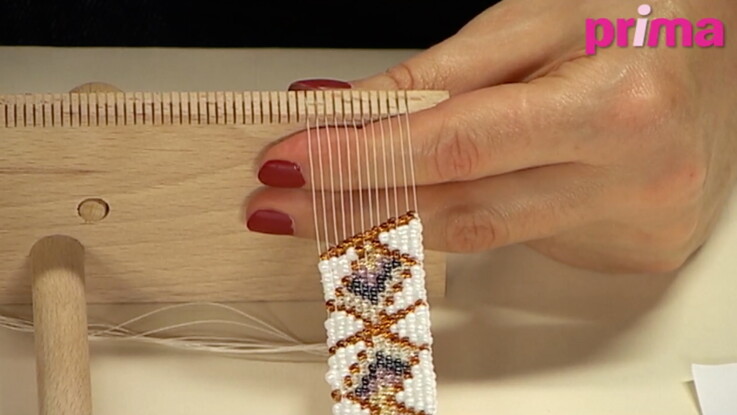 La technique du tissage de perles en vidéo : Femme Actuelle Le MAG