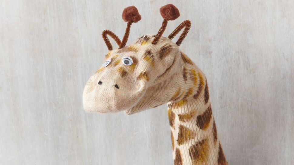 Je fabrique une marionnette girafe