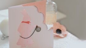 Nos Idees Et Modeles De Cartes De Felicitations Pour Un Pacs Femme Actuelle Le Mag