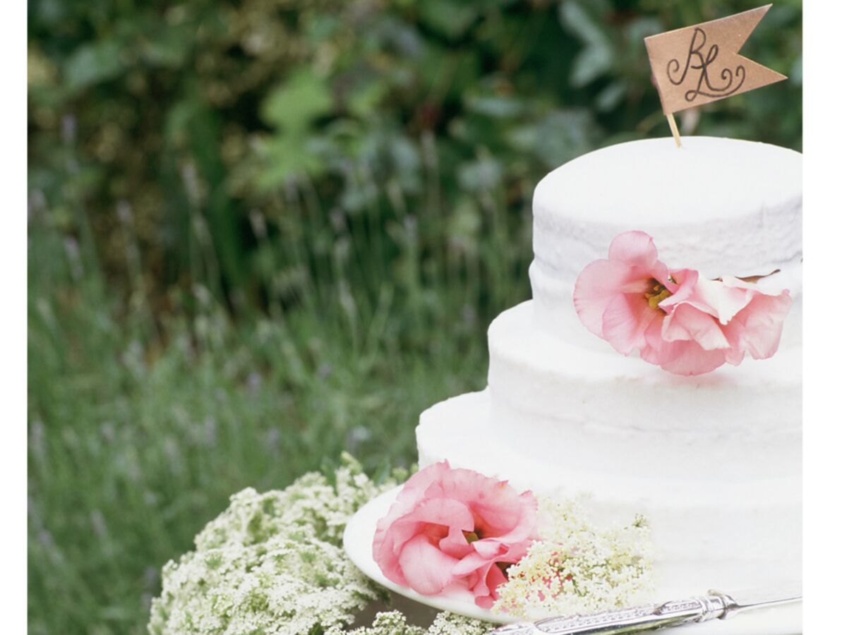 Wedding Cake A La Rose Et Au Litchi Femme Actuelle Le Mag