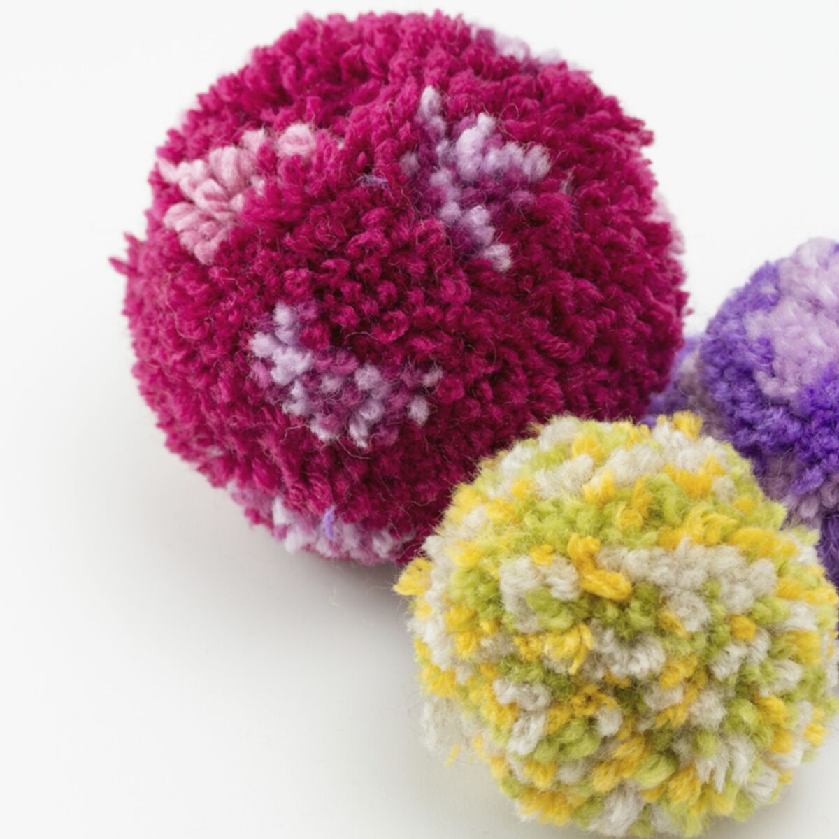 DIY : comment fabriquer facilement des pompons de pom pom girl : Femme  Actuelle Le MAG