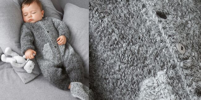 Une combinaison tricotée pour bébé