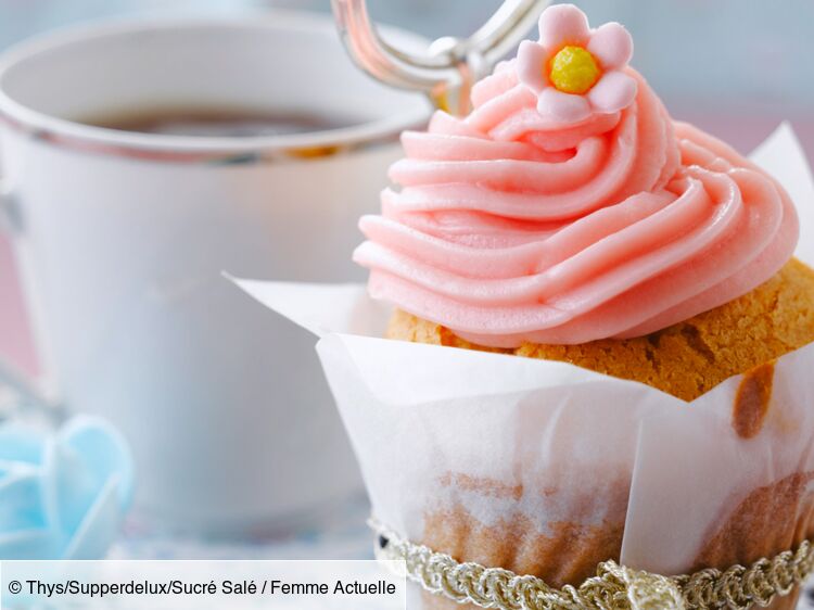 RCZ Décor, Tour à muffins en acrylique pour 24 cupcakes | Support à 4  niveaux pour gâteaux de mariage, fêtes et décoration, rouge