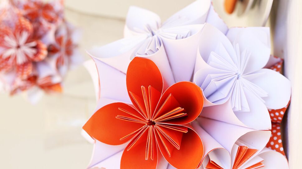 Les fleurs en origami pour décorer sa table de Noël